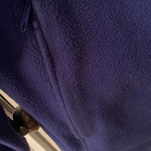Columbia blue fleece jacket w/2 front & 2 inside pockets 1x. One small flaw-logo - Picture 4 of 13
